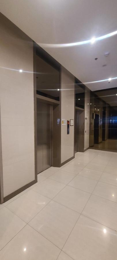 Avida Tower Free Airport Pick Up For 3 Nights Stay Or More Davao Экстерьер фото