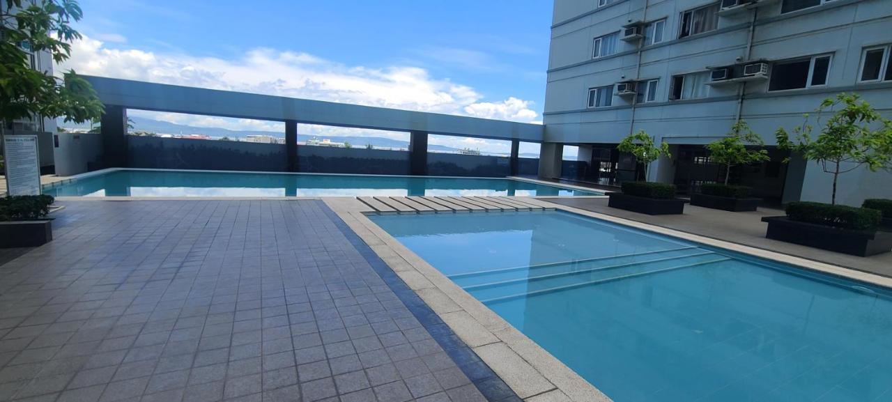 Avida Tower Free Airport Pick Up For 3 Nights Stay Or More Davao Экстерьер фото